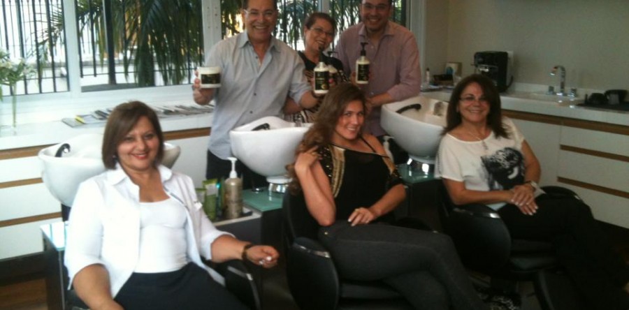 O salão Jassa Hair passa a utilizar os produtos da Young Hair